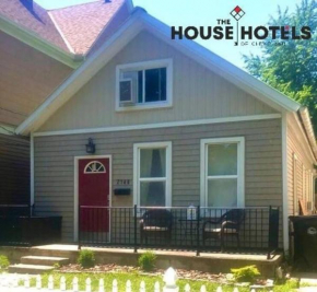 The House Hotels - W.20TH - Three Bedroom Near West Side Market and Downtown Cle